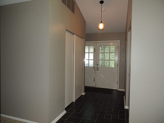 3rd image of 4168 Woodstock Dr