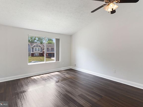 3rd image of 1424 Boulder Ln