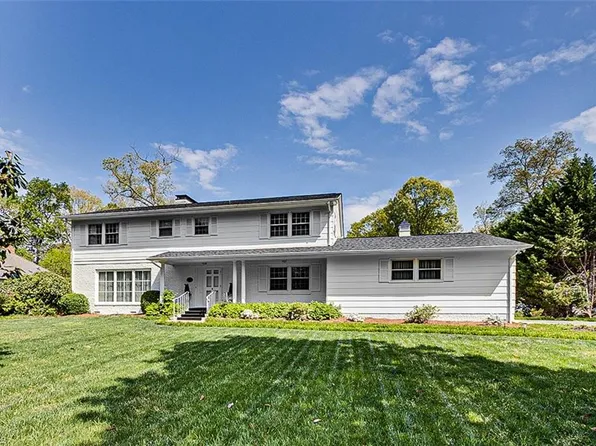 4205 Stonehenge Rd, Greensboro, NC 27406