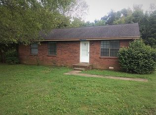 228 State Line Rd, Clarksville, TN 37042