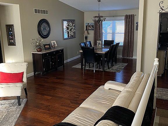 Living room/Dining room