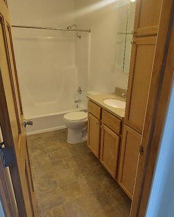 2nd image of 202 S Paw Paw St #10