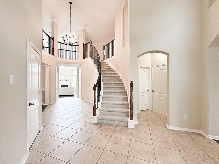 6118 Coastal Grove Ln — Photo 3