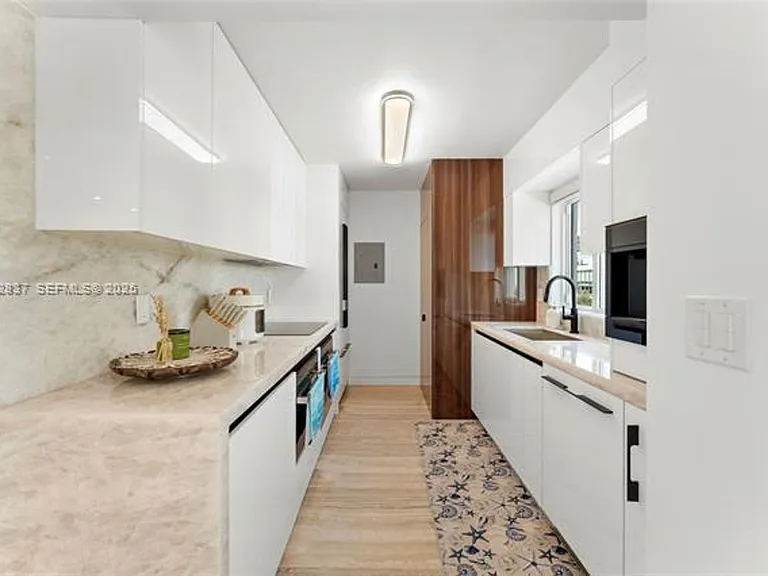 5900 Collins Avenue Cu #604 — Photo 15