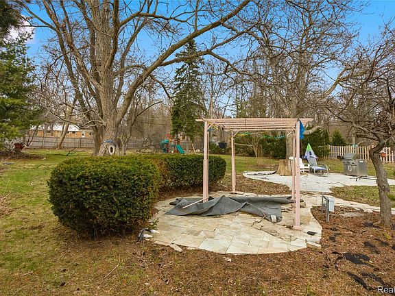 4th image of 29256 Utley Rd