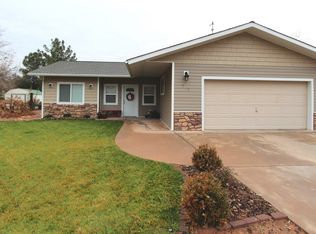 733 Lava Flow Dr, Santa Clara, UT 84765