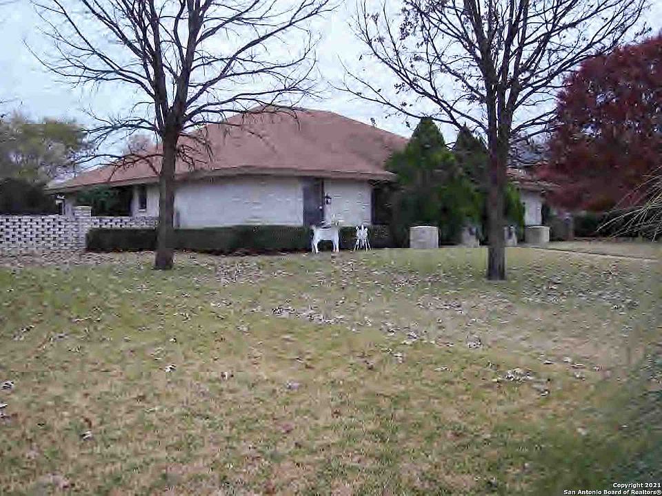 1st image of 609 W CENIZO BOULEVARD