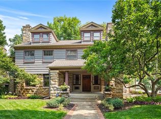 618 E 47th St, Kansas City, MO 64110