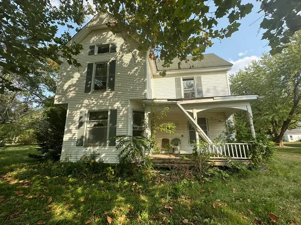 205 S 4th St, Shelbina, MO 63468
