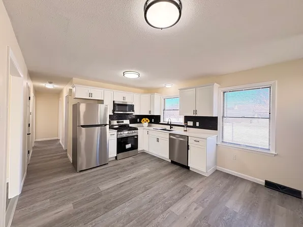 26 Dayton St, Chicopee, MA 01013