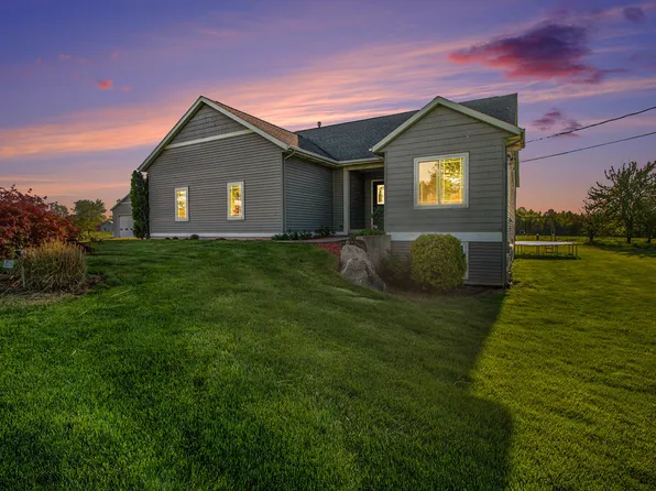 1471 Angling Rd SW, Grandville, MI 49418