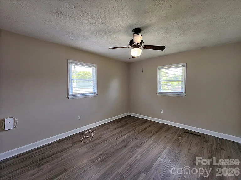 1052 Rembrandt Dr SW — Photo 10