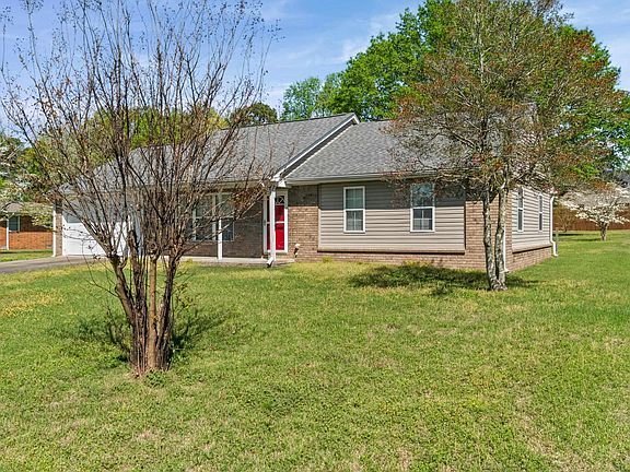 4th image of 423 Hillcrest Dr