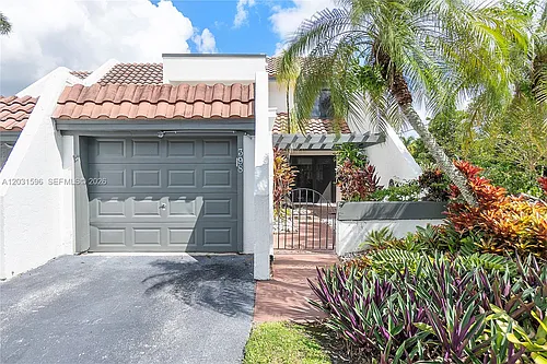 398 Fern Dr #10-6 Photo 1