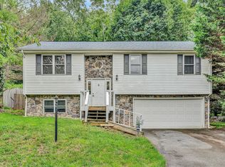 2714 Grandin Rd SW, Roanoke, VA 24015
