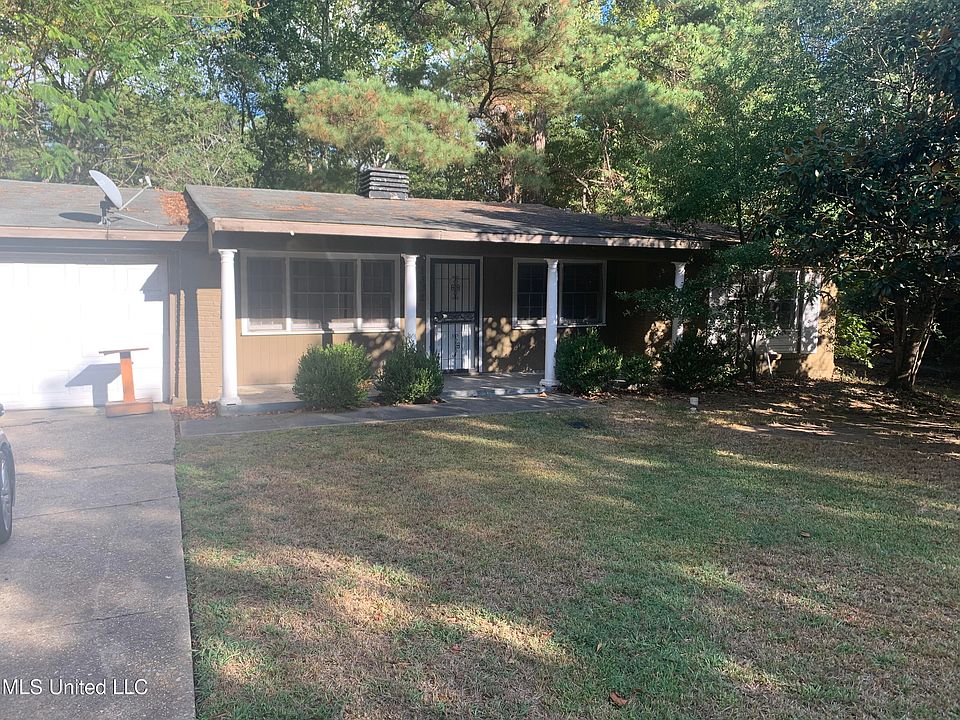 2nd image of 1332 Dianne Dr
