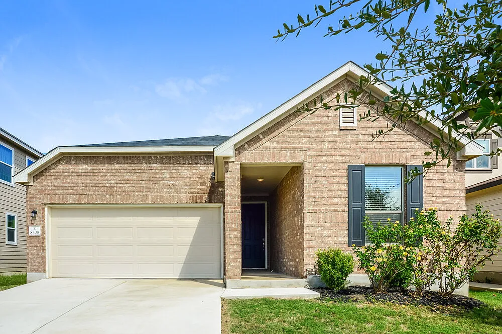 3 bed, 2.0 bath, 1652 sqft, $2,075 — Photo 1
