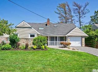 15 Bulaire Rd, East Rockaway, NY 11518