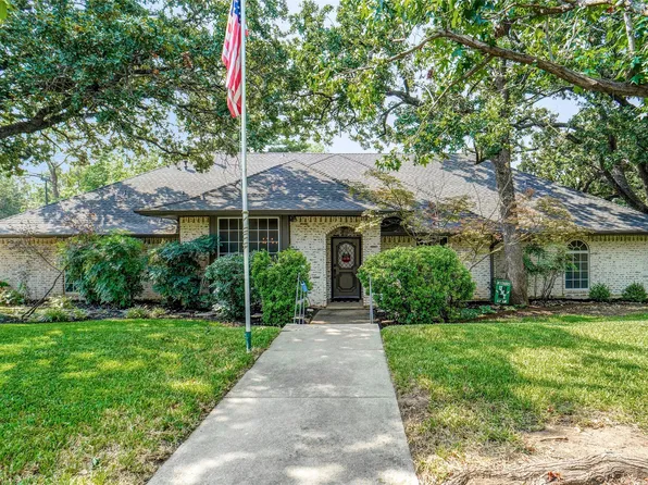 1000 Lynhurst Ln, Denton, TX 76205