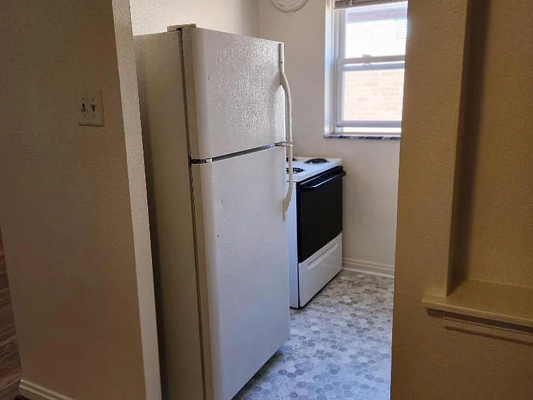 3936-3938 Jamieson Ave #2 — Photo 5