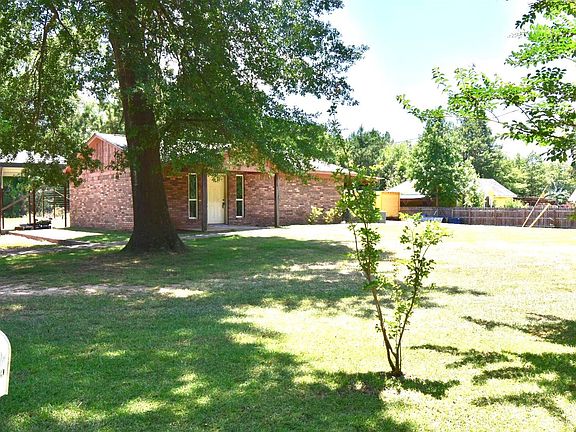 3rd image of 39 Hickory Oak Ln