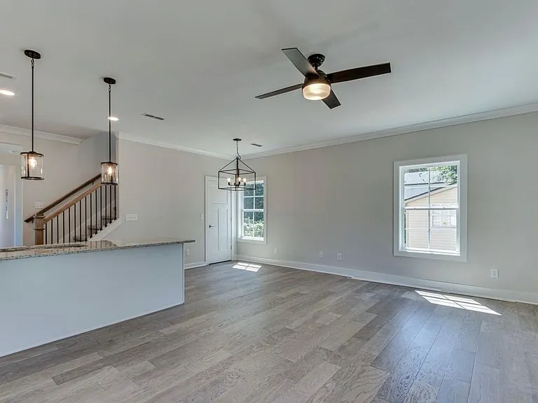 734 Lee St — Photo 27