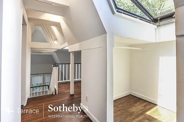 Rented by Terrace Sotheby's International Realty | media 60