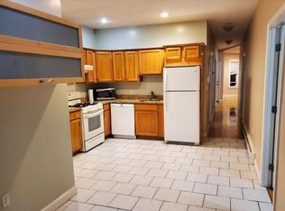 17 Harbor View St #3, Boston, MA 02125