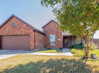 203 Southpeak Ln, Ponder, TX 76259