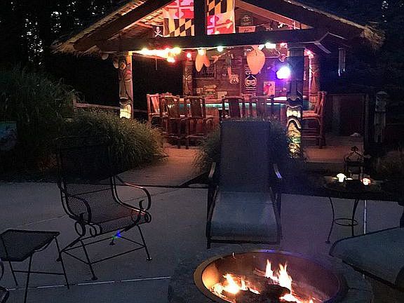 Tiki Hut 