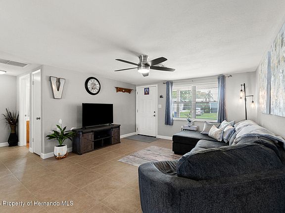 5th image of 9135 Hermitage Ln
