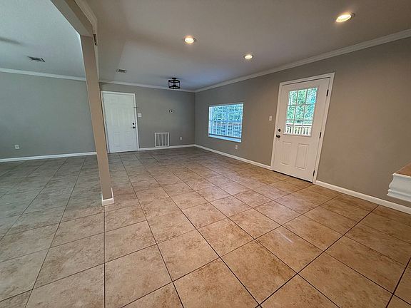 4th image of 1479 SE Lanvale St
