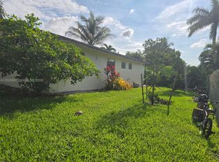 6590 SW 46th St, Davie, FL 33314