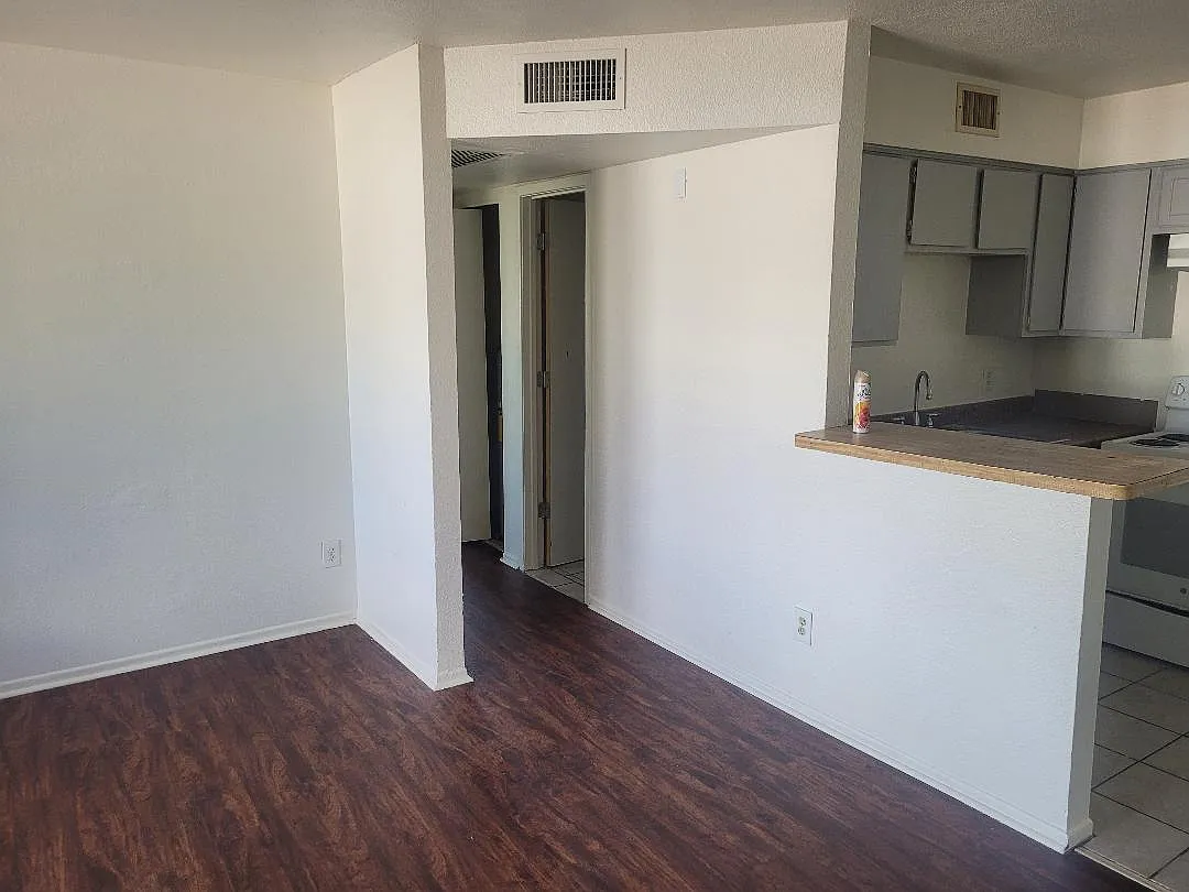 2 bed, 800 sqft, $1,099 — Photo 4