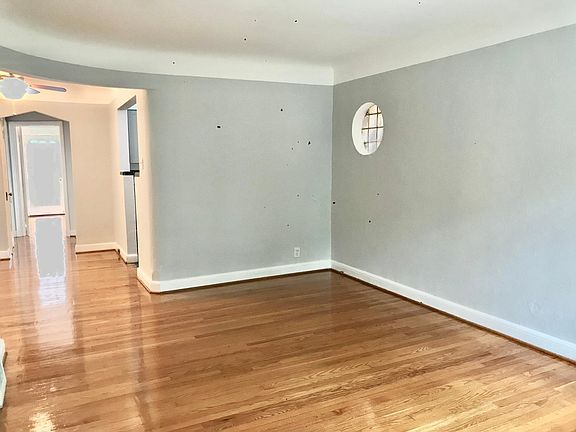 4th image of 6346 Bancroft Ave #1