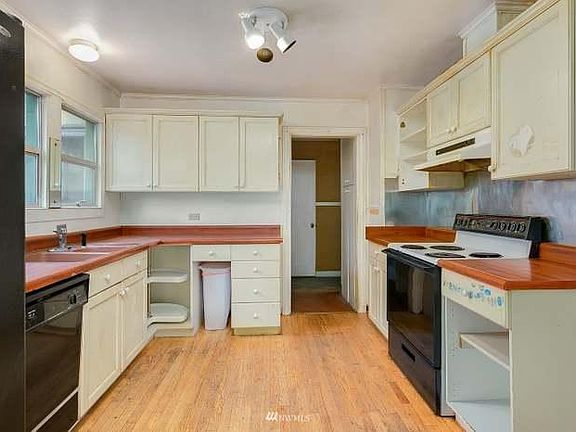 3rd image of 10317 3rd Ave NW