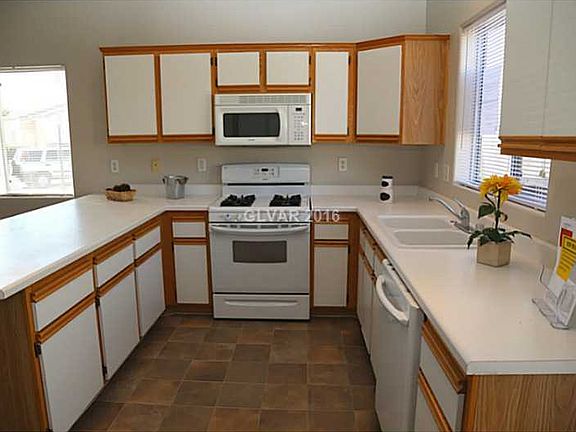 4th image of 1628 Marion Bennet Dr