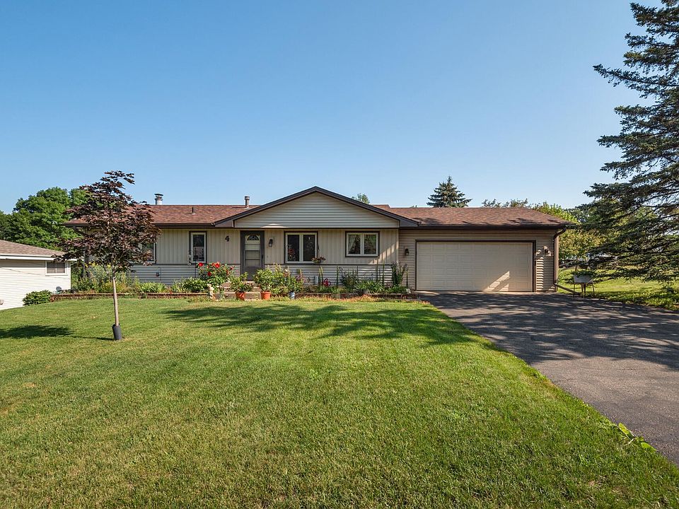 1st image of 4 Arbor Ln