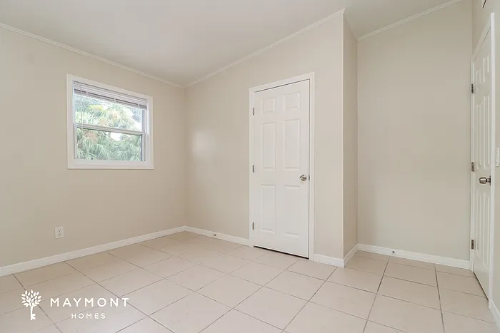 107 E Spruce St — Photo 10