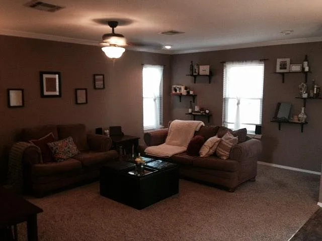 2925 Liberty Ln — Photo 2