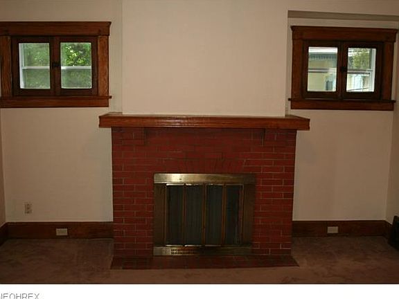 2nd image of 905 Middle Ave