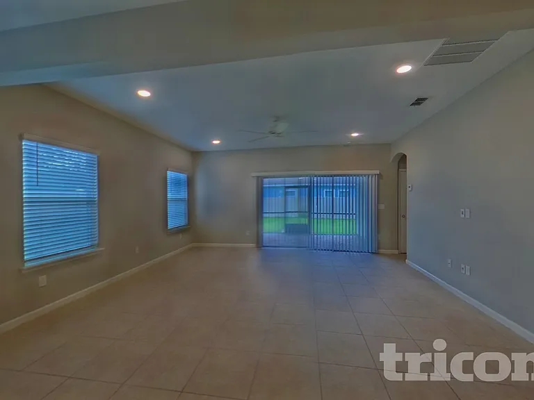10328 Pavnes Creek Dr — Photo 2