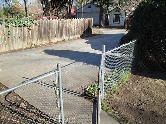 3rd image of 1942 Arcadian Avenue
