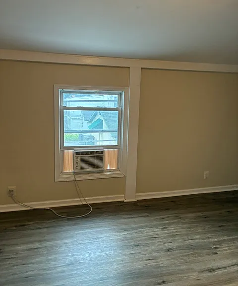 108 E Main St #4 — Photo 3