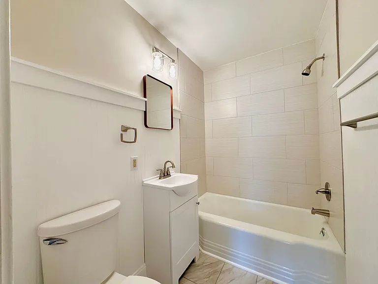 403 East St — Photo 11