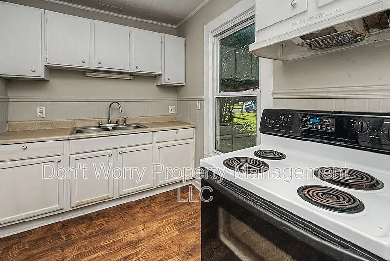 2 bed, 1.0 bath, 720 sqft, $1,100 — Photo 3
