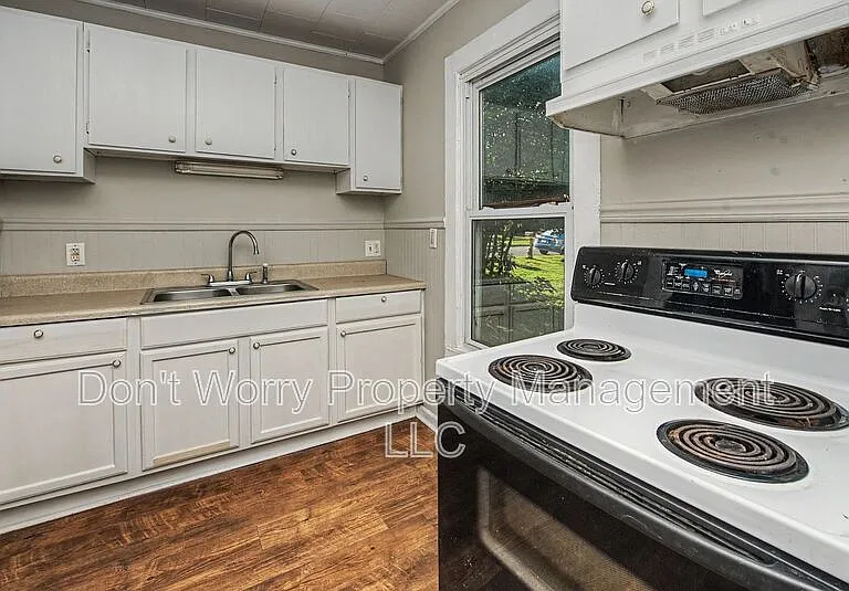 301 N 7th Ave — Photo 3
