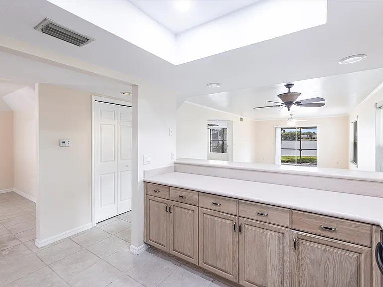 6750 Lone Oak Blvd #H — Photo 16