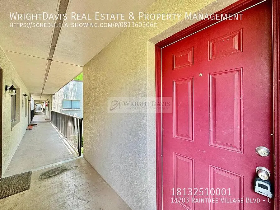 Updated 2 Bed / 2 Bath Condo in Temple Terrace — Photo 2