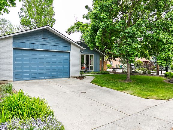 2nd image of 3906 N Oak Park Pl